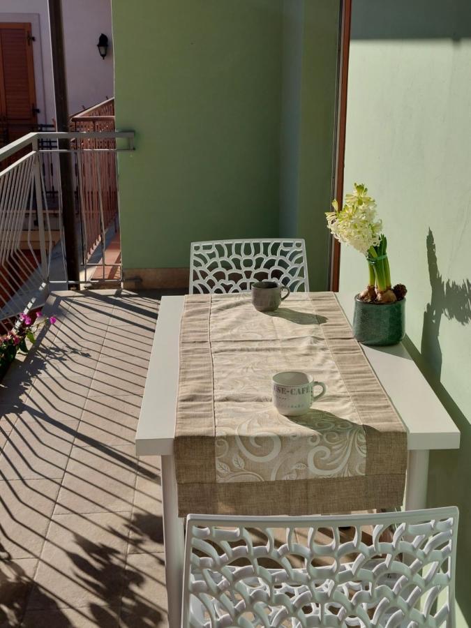 La Bougainville - Luxury Apartment Torbole Sul Garda Exteriér fotografie