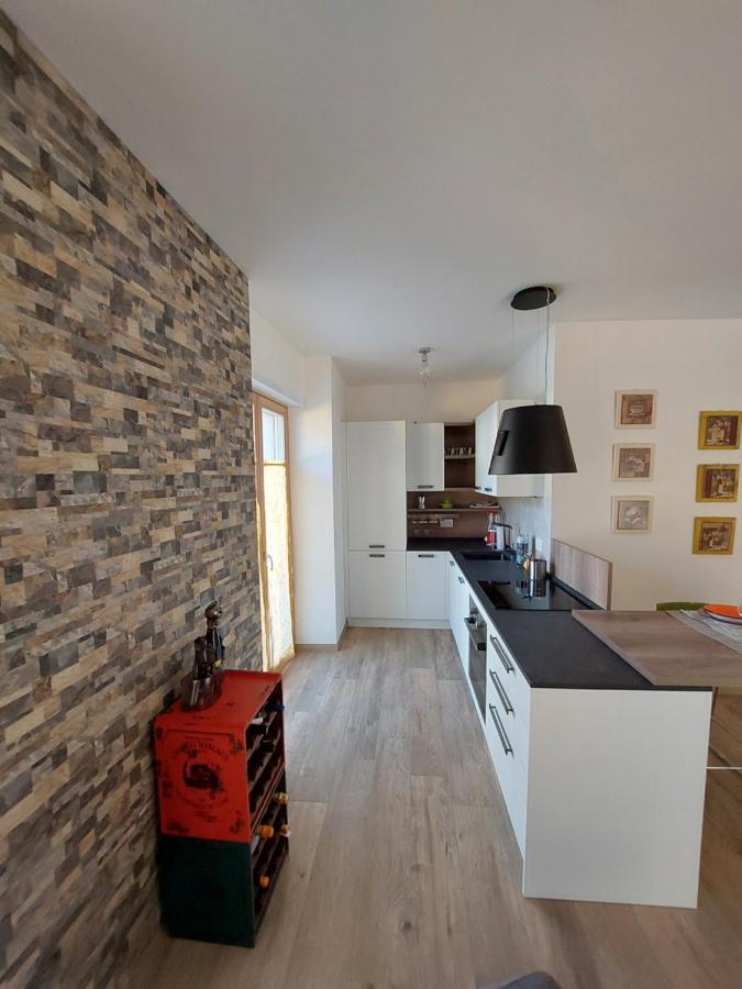 La Bougainville - Luxury Apartment Torbole Sul Garda Exteriér fotografie